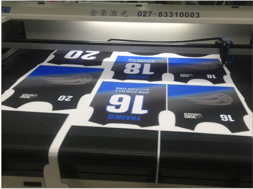 Quality Sublimation Sportwear Laser Cloth Cutting Machine Precision Cutting Without Hair for sale