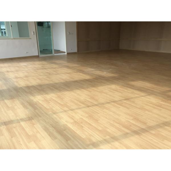 Quality 6mm PVC Sport Flooring Wooden Grain Pattern Dancing Room for sale