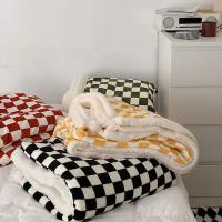 China All-Season Checkerboard Pattern Blanket Warm and Fashionable Addition to Your Home factory