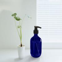China Navy Blue Glass Shampoo Bottle 300ml 500ml With Black Plastic Pump factory