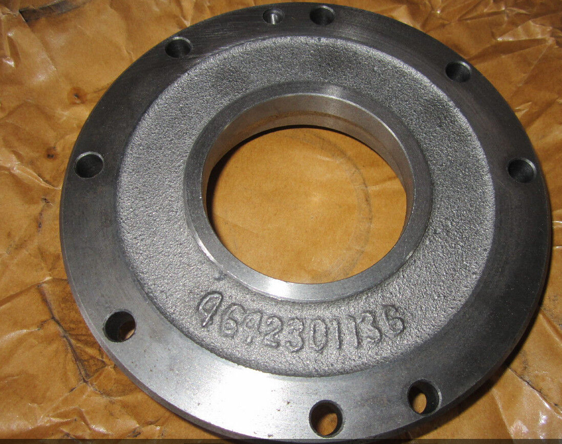 China 4642301136 4642 301 136 bearing cover for ZF transmission for sale