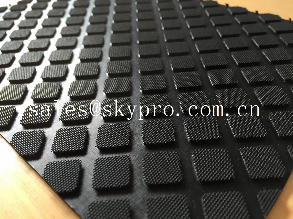 China Heavy duty Flooring / gasket 2.5mm - 20mm Rubber Sheet Roll Smooth / embossed Surface for sale