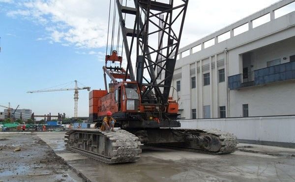 kh1000 hitachi crawler crane for sale