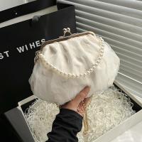 China 2024 NEW RETRO FAIRY SOLID COLOR SMALL BAG WHITE HAND PEARL BAG WOMEN'S NET YARN INS SIMPLE CROSSBODY BAG factory
