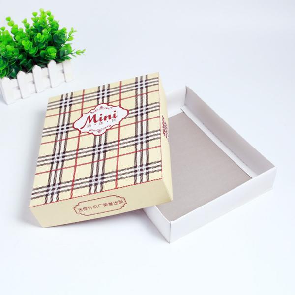 Quality Square Shaped Paper Packaging Box With Lid For Men'S And Children Stocking for sale