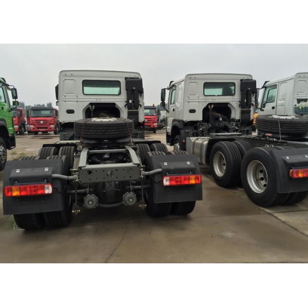 Quality Low Fuel Consumption SINOTRUK HOWO Tractor Trailer Truck 290HP Single Bed for sale
