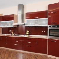 China Beautiful Red Lacquer Kitchen Cabinets , MDF Wood Panel Pine Kitchen Cupboards factory