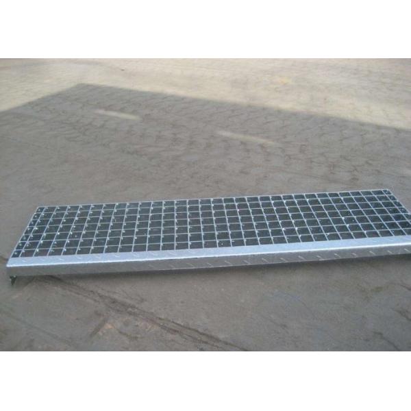 Quality ASTM Q235 SS304 Metal Stair Treads , 25 X 3 Stainless Steel Stair Tread for sale