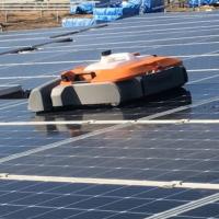 Quality 300-350 SQM/H Solar Panel Cleaning Robot 5H For Maximum Efficiency OEM ODM for sale