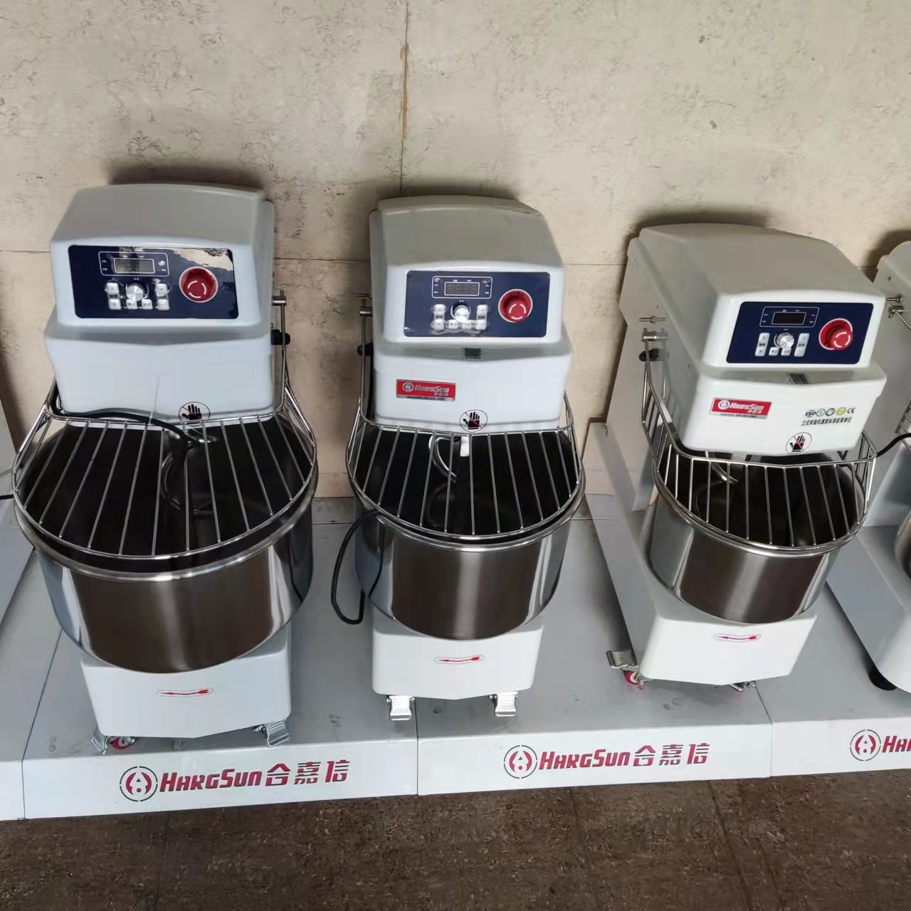 Quality 120r/Min Cast Iron Bakery Spiral Dough Mixer 12kg Capacity for sale