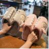 China Tear Resistant Indoor Plush Fur Slippers For Lady factory