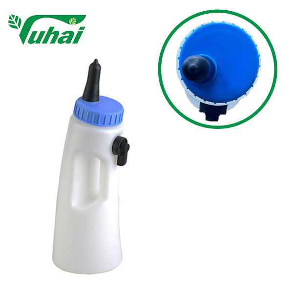 Quality Plastic Calf Feeding Bottles 2 Liters Animal Milk Bottle For Cow /Calf/Sheep With Handle for sale