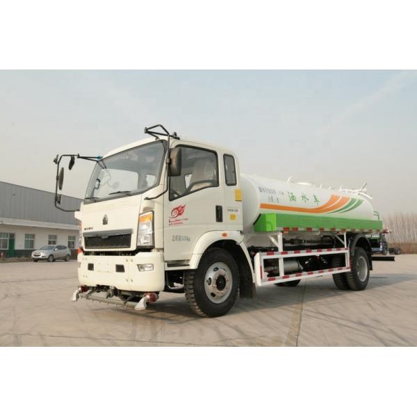Quality SINOTRUK HOWO 4×2 Light 5000L Water Tanker Truck With Diesel / Water Spray for sale