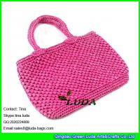 China LUDA vintage pattern crocheting straw handbag mesh beach straw hobo bag factory