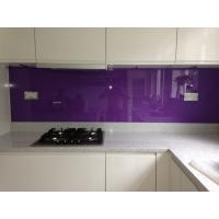China Kitchen Violet Painted Glass Backsplash Easily Clean The Stains factory