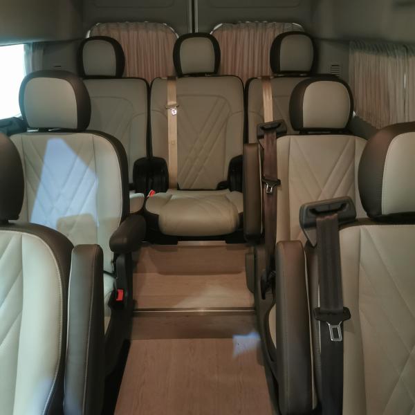Quality Ford Transit Van Business Minibus Vehicle 4×2 7 Seat -9 Seat for sale