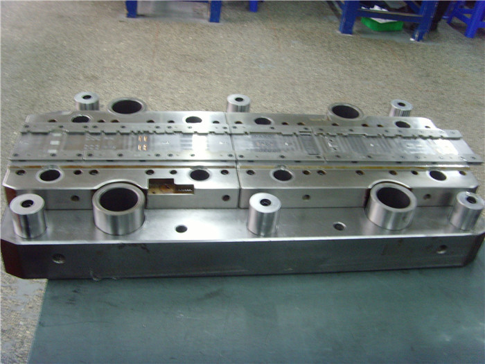 China High Precision Progressive Draw Dies , Sheet Metal Stamping Parts Four Cavities factory