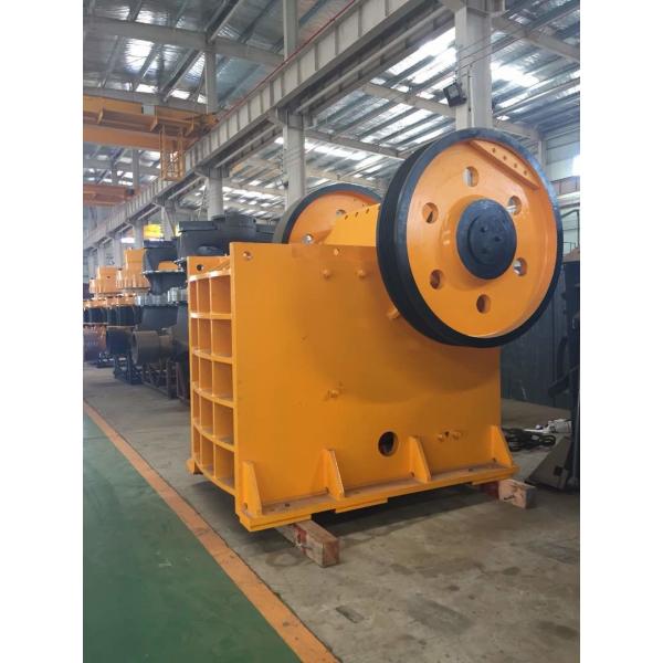 Quality Quartz Sand Jaw Crusher Machine , Complete Set Fixed Rock Mining Crusher for sale