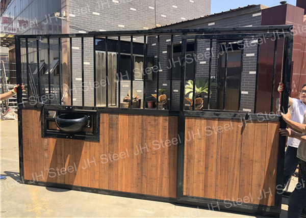 Quality Metal Horse Equipment Horse Stall Panels Equestrian House Stable Stall Doors for sale