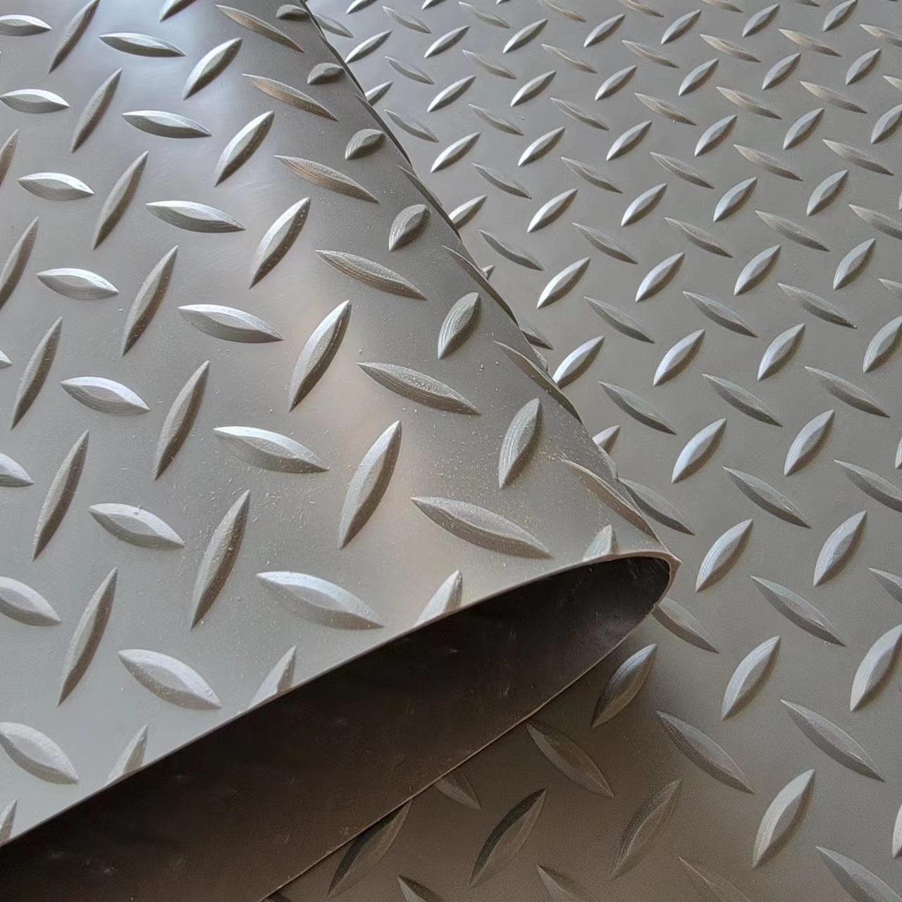 Quality Plastic Car Floor Mats Leather Anti Slip PVC Floor Mat Roll Pressproof for sale