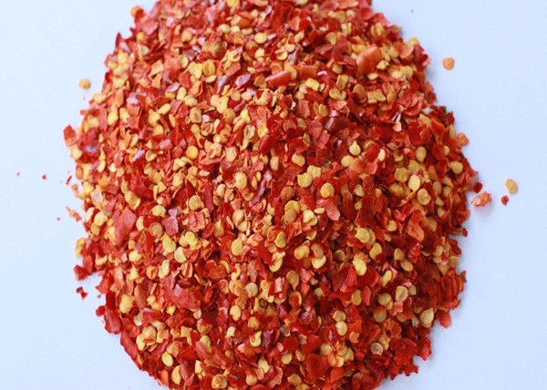 Quality Seeded Crushed Chilli Peppers Dried Red Chile 100% Pure HACCP for sale