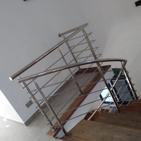 Quality Rotating Staircase Stainless Steel Railing 1000-2000mm Glass Inox 201 304 316 Grade for sale