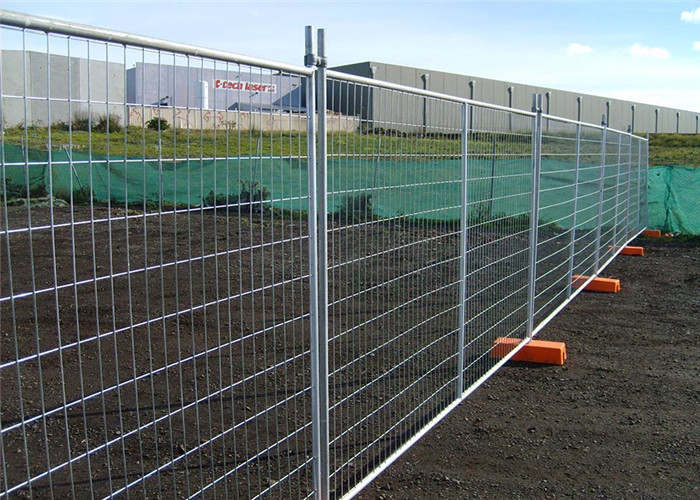 China Heavy Duty Galvanized Temporary Fence Flat Surface For Construction Site factory