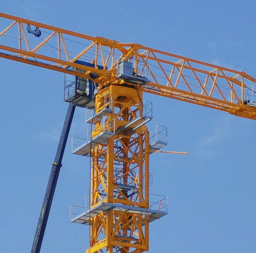 Quality Travelling Chassis Flat Top Tower Crane Machine 16 Ton 10ton 20ton for sale