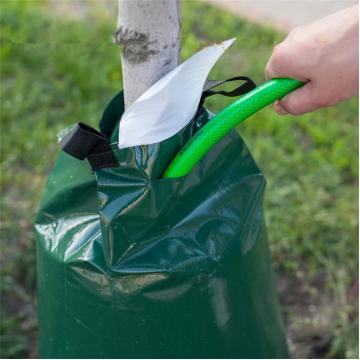 Quality 500D PVC UV Resistant Tree Watering Bags With Heavy Duty Zipper Self Watering for sale