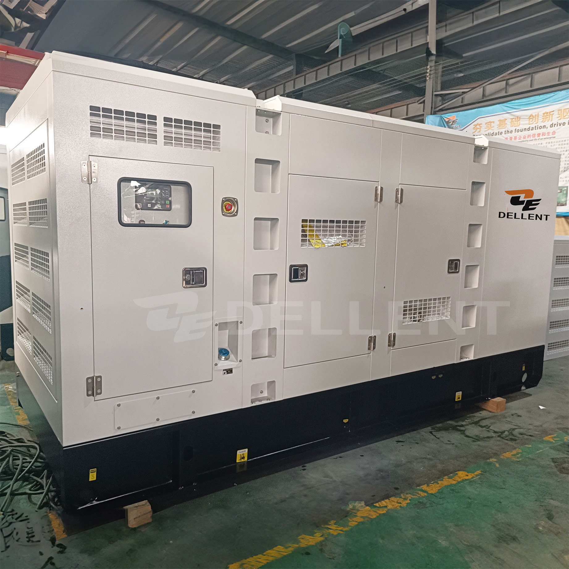 China DELLENT 440kW 550kVA Standby Power Of CUMMINS Diesel Generator Set factory