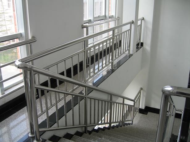 China Best price welded mirror finish stainless steel pipe stair handrail 304 steel pipe price for sale