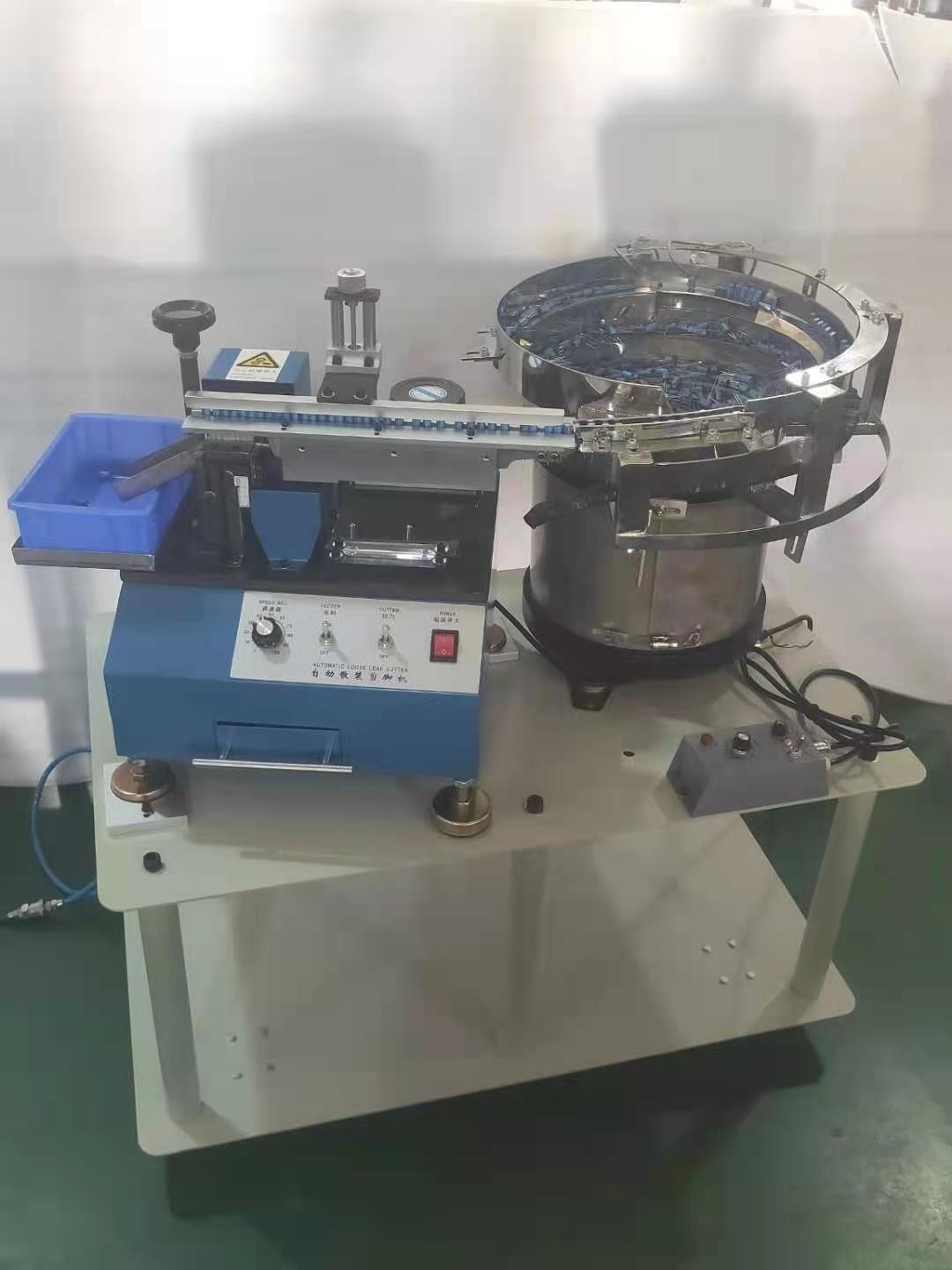 China Capacitor Foot Component Lead Cutting Machine For Cutting Plug In Components factory