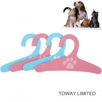 China Cute Wood Dog Clothes Hangers Pet Apparel Display Accessories factory