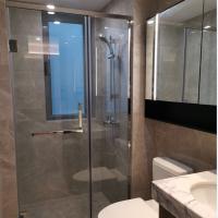 China SGCC Tempered Glass Shower Enclosure Stainless Steel Hinged Swinging Shower Doors factory