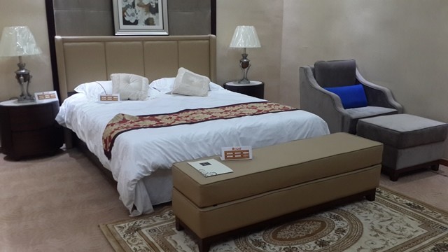 China Shangri - La Hotel Style Bedroom Furniture / Contemporary Hotel Furniture factory
