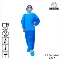 China AAMI PB70 Level 1 CPE Disposable Isolation Gown with elastic cuffs For Surgical factory