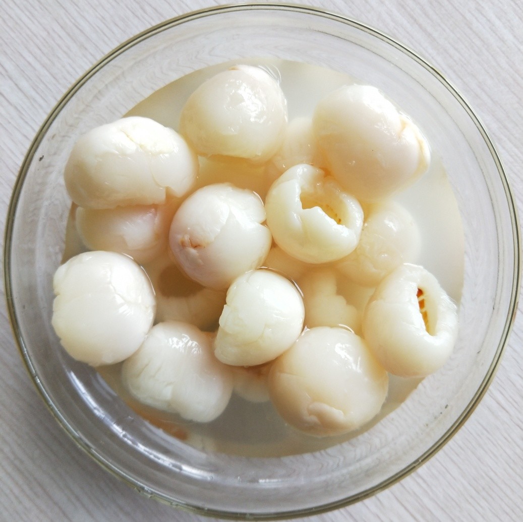China Creamy White Color Chinese Lychee Canned Tropical Fruit 14-17% Brix factory