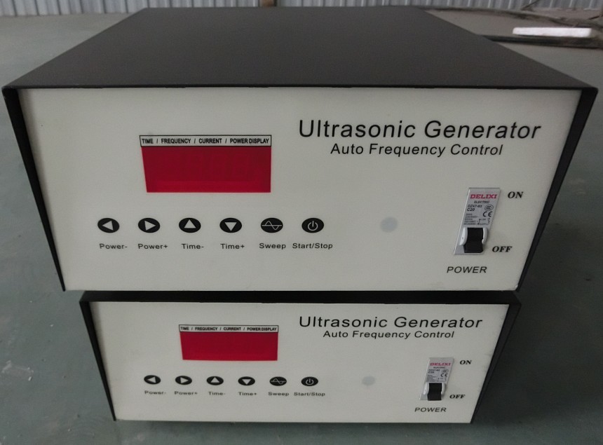 China 20khz Digital Control Ultrasonic Frequency Generator For Cleaner for sale