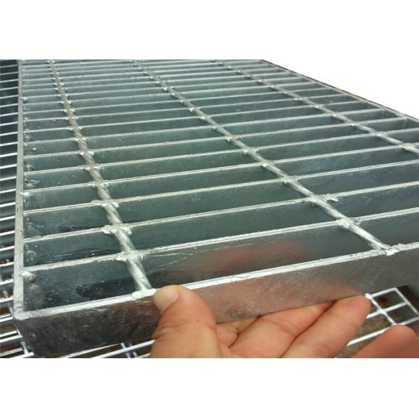 Quality Plain / Serrated / I Type Steel Walkway Grating Cross Bar Size 6mm/8mm With Clips for sale