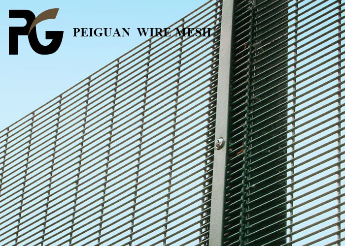 China Residential Anti Climb Welded Mesh , PVC Coated 358 Security Fence factory