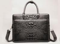 China Crocodile leather men's handbag fashion new one-shoulder slant across business handbags fashion briefcases factory