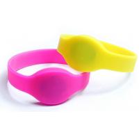 China Waterproof NFC RFID silicone Smart Wristband For Water Parks factory