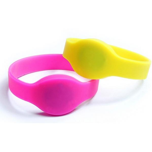 Quality ISO 14443 A Silicone 13.56 Mhz Rfid Wristband RFID Rfid Enabled Wristband PVC for sale