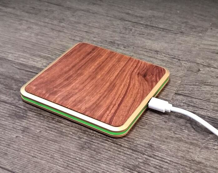 China Smart Phone Wooden Wireless Charger 2 - 10mm Transmission Distance Qi Charging Pad factory