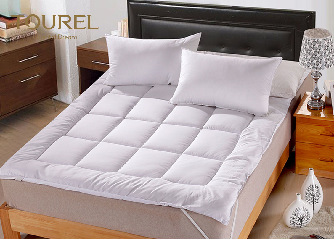 China White Queen Bed Mattress Protector For Hotel Hospital Spa Home factory