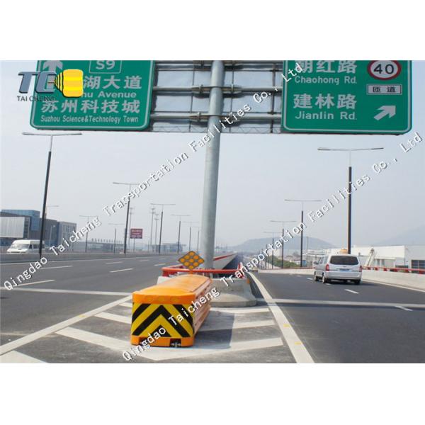Quality Yellow Highway Crash Cushion Barrier Anti Impact 2560mm X 1220mm X 900mm for sale