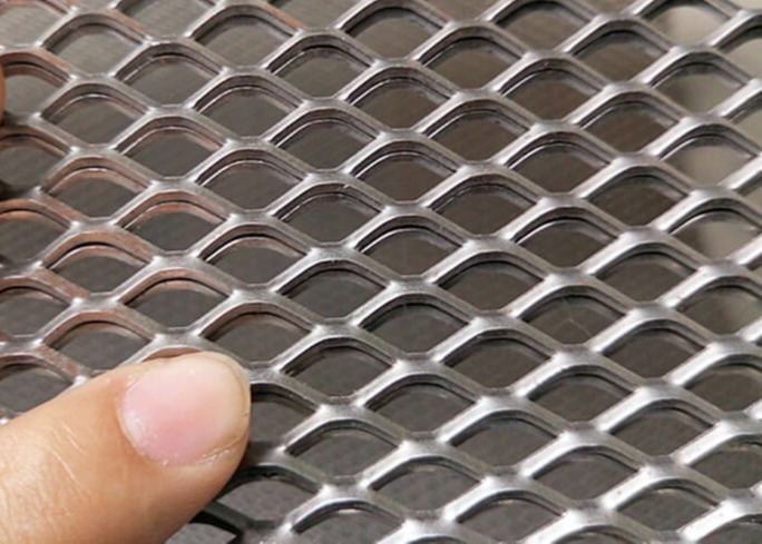 China Small Hole 2x3 Flattened Expanded Metal Mesh Customized factory