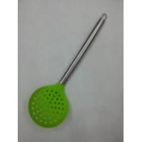 China FDA Coated Silicone Kitchen Utensils Silicone Colander With Stainless Steel Construction factory