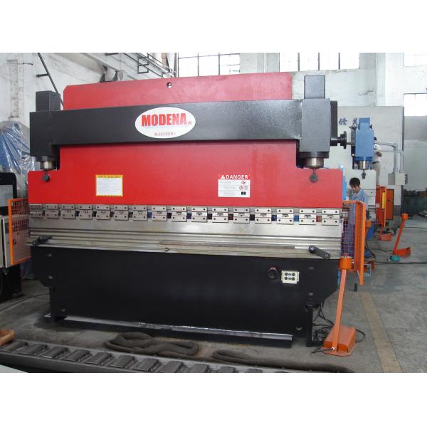 Quality Carbon Steel Metal Frame 200 Ton Hydraulic Press Brake Machine With 47 Years Making History for sale