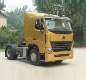 Quality HOWO A7 4X2 Steel Prime Mover Truck Red White Black Color Diesel Fuel Type for sale
